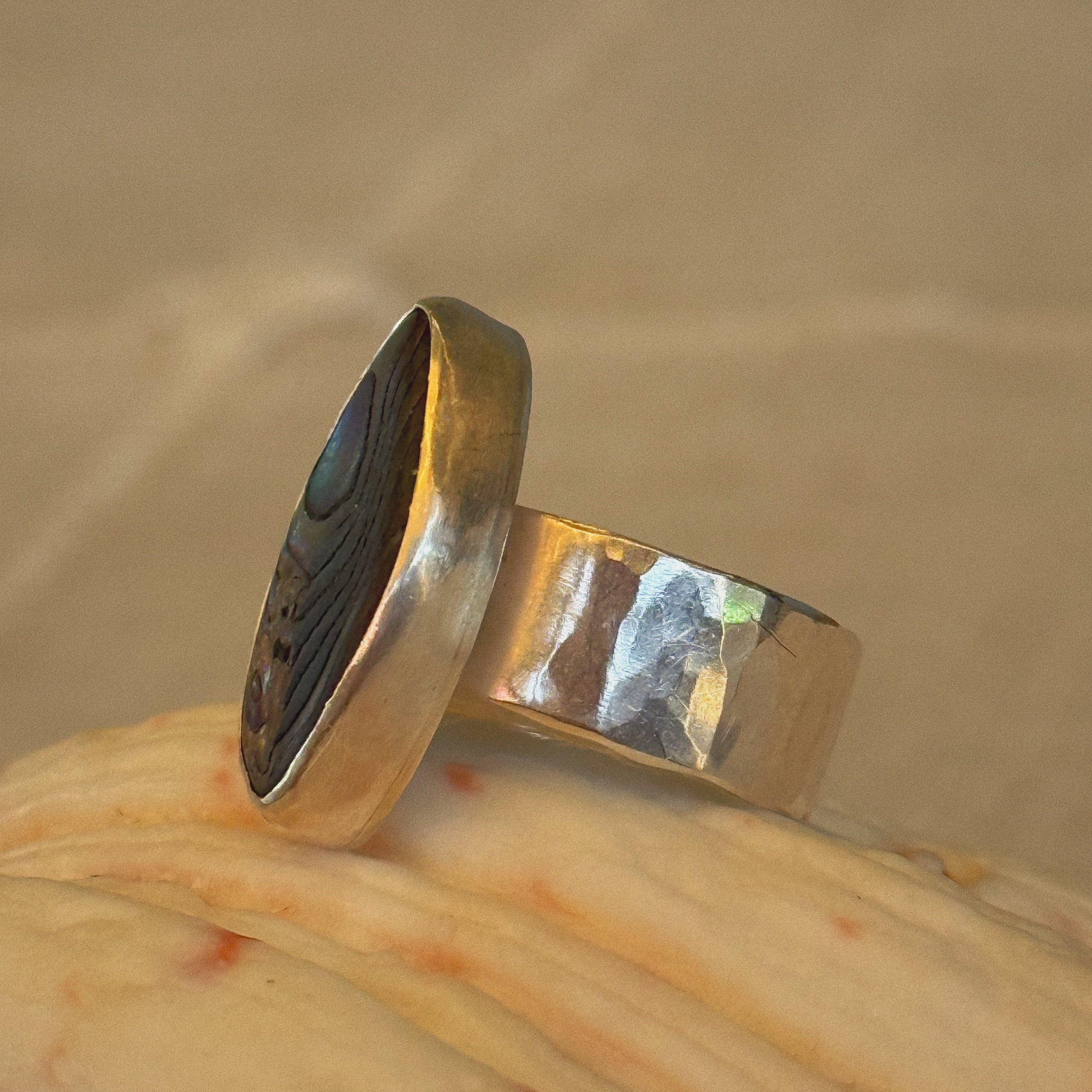 The Avalon, Abalone - Size 6